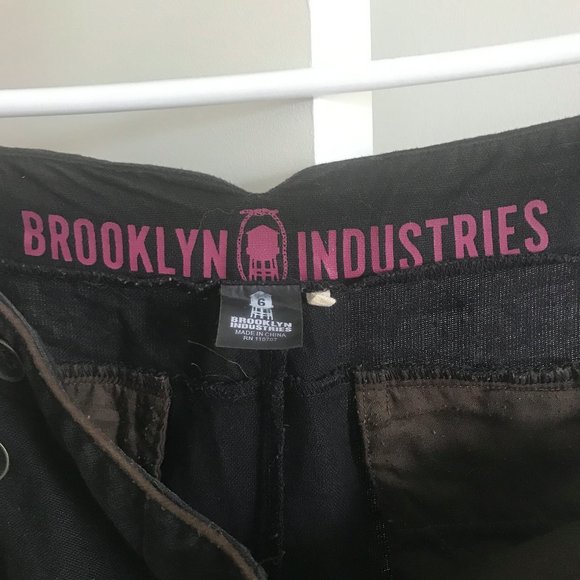 Mid-Rise Linen Pant with Sailor Button Detail - Picture 6 of 8